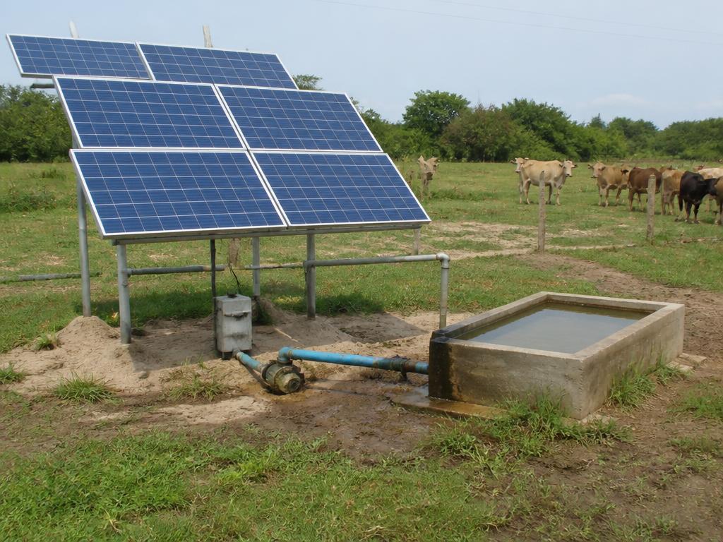 Hálózatfüggetlen, napenergiával működő szivattyúk forgalmazása